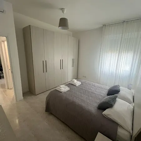 Flori's Apartment *
